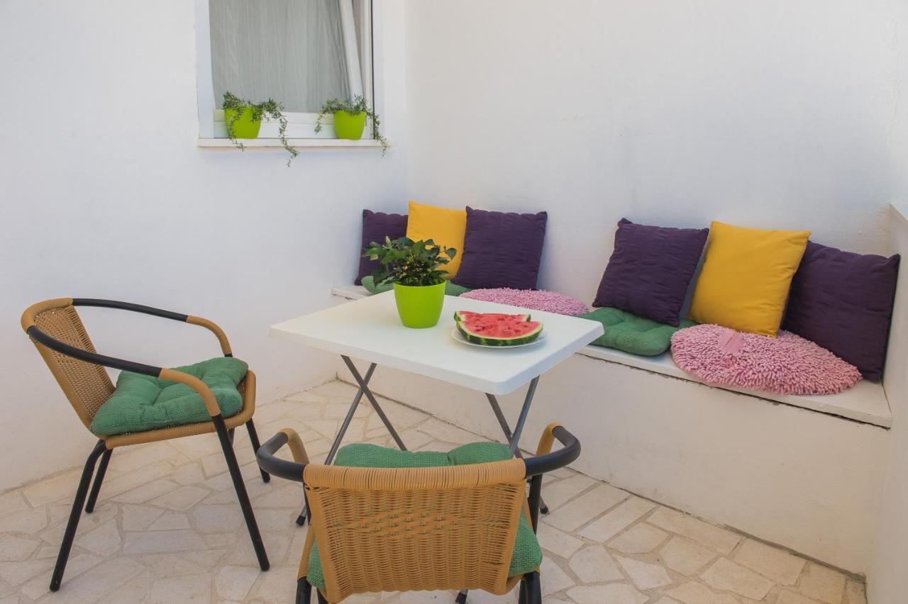 Apartmani Stine Donji Okrug  Exteriör bild