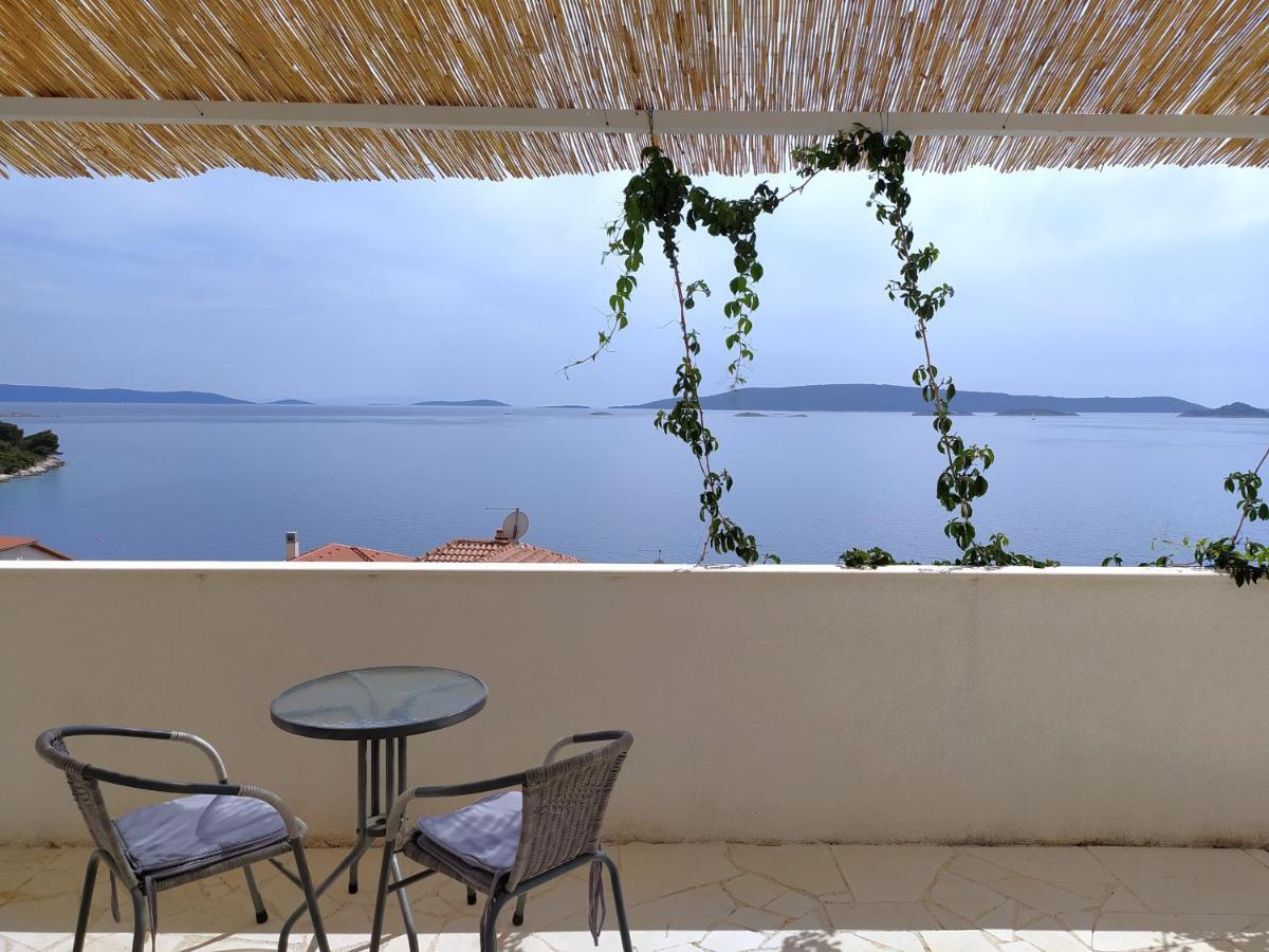 Apartmani Stine Donji Okrug  Exteriör bild